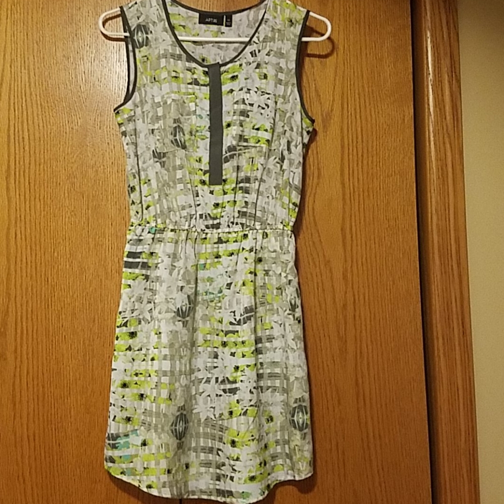 NEW APT 9 DRESS Size XS